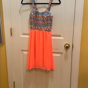 Style Rack Peach With design dress